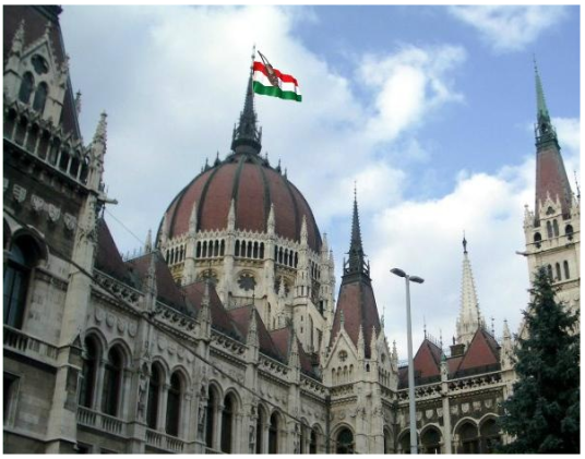 Opinca românească  de pe Parlamentul Ungariei